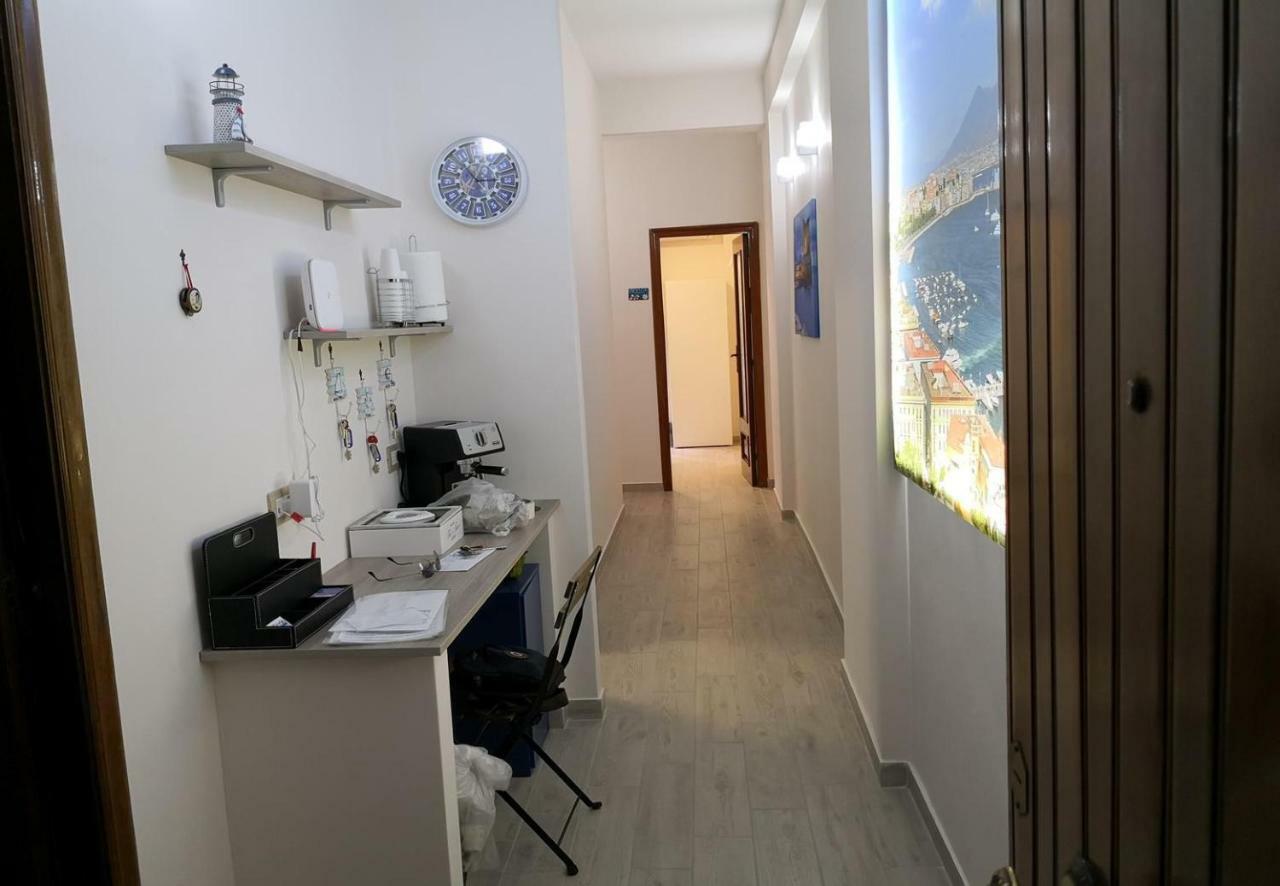 나폴리 Fenesta Vascia B&B 외부 사진